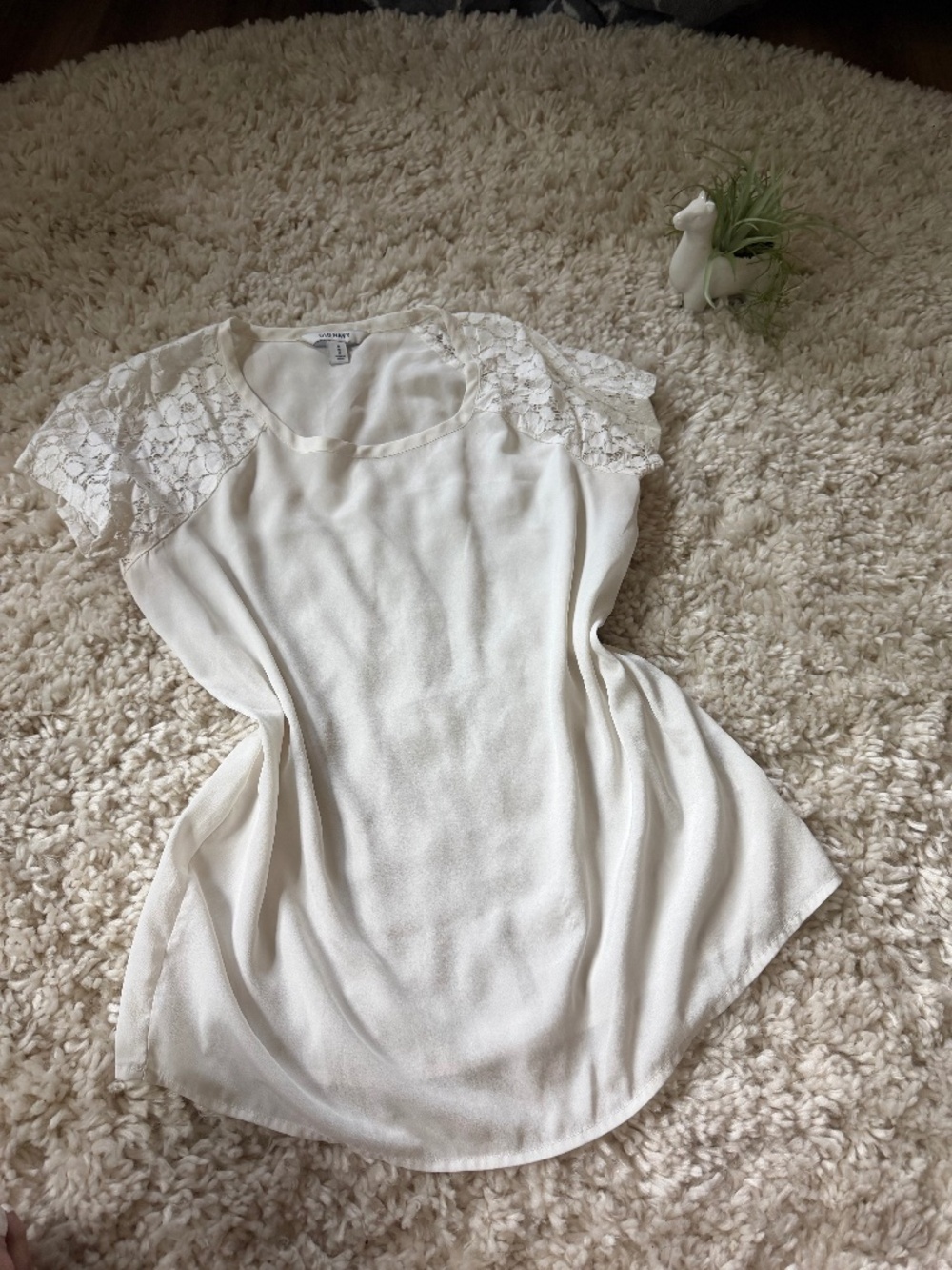 Old Navy white women’s super cute flowy casual minimalist lace top Size M #lace